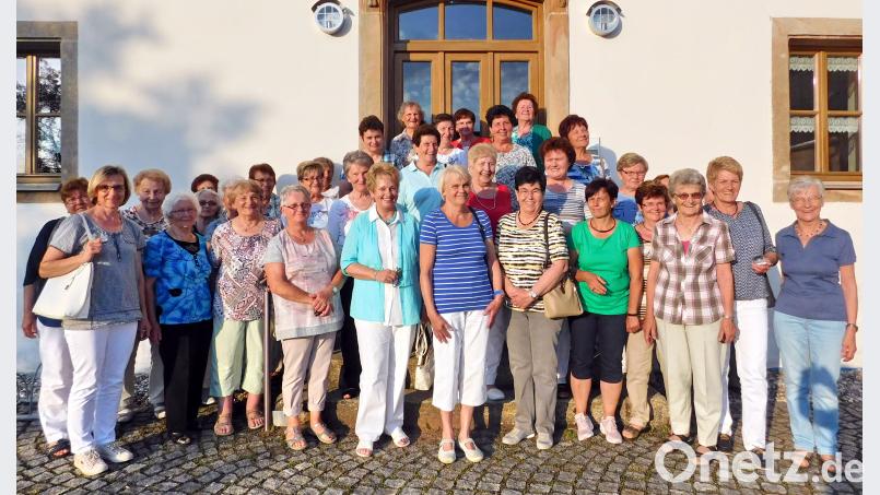 Die abschließende Stärkung haben sich die Mitglieder des Katholischen Frauenbundes Kirchenlaibach und des Frauenkreises Bad Berneck nach der Führung durch drei Kirchen redlich verdient. hai