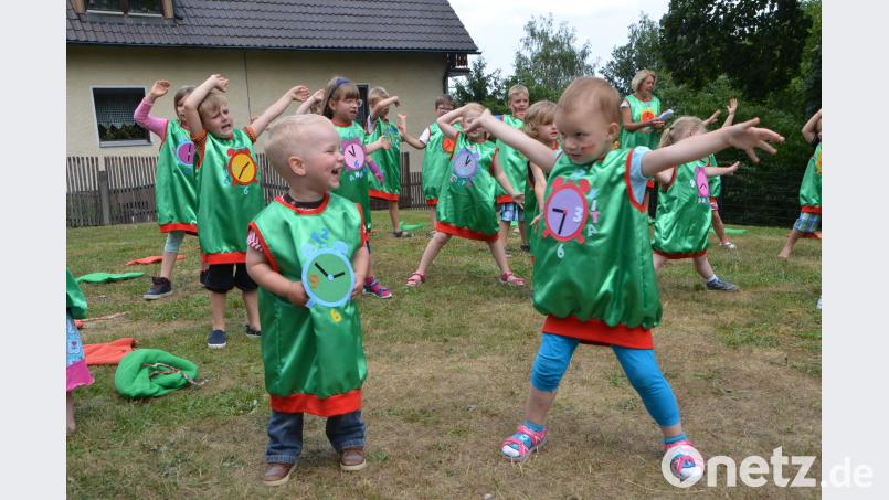 &quot;Kinder wie die Zeit vergeht&quot;, heißt das Jahresmotto im städtischen Kindergarten Anton Ferazin unter dem auch das Sommerfest gefeiert wurde. dob