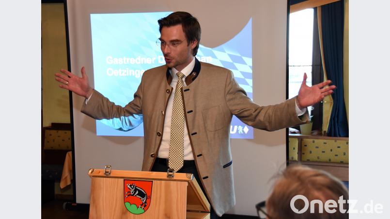 „Da blickt man als Bürgermeisterkollege fast neidisch auf die Nachbargemeinde“, sagte der CSU-Kreisvorsitzende und Manteler Bürgermeister Stephan Oetzinger. Grimm, Benedikt [BGM]