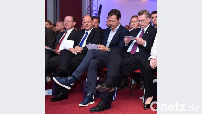 Jürgen Faltenbacher mit Oliver Bierhoff und DFB-Präsident Reinhard Grindel beim jüngsten BFV-Verbandstag. privat