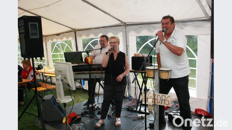 Für Stimmung im Festzelt an der „Kipp“ sorgte „D.A.S.“ mit flotter Musik. wro