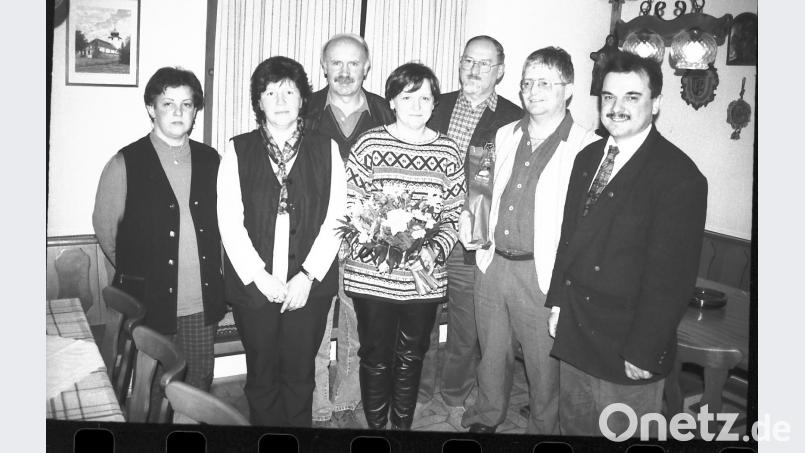 Der Landvolk-Vorstand  nach dem Gründungsjahr (bis 1998); von links  Gisela Stingl, Elisabeth Stingl, Peter Reichenberger, Maria Meyer, Konrad Stingl, Erwin Stingl, Pfarrer. Konrad Amschl. FSC