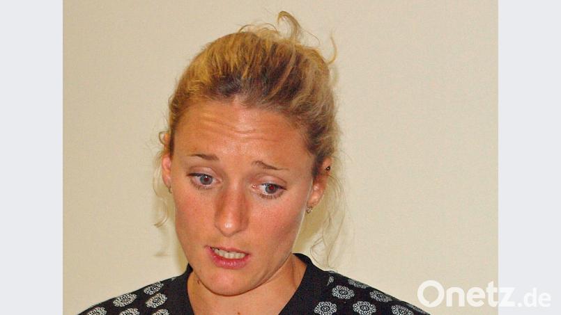 Jugendpflegerin Claudia Mai erläutert die interkommunale Zusammenarbeit mit den Gemeinden Kümmersbruck, Ursensollen, Ebermannsdorf und Ensdorf. sön