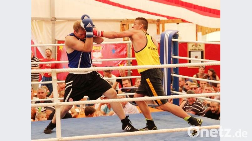 Packende Boxkämpfe gibt es am Sonntag im Festzelt in Marktredwitz zu bewundern. exb