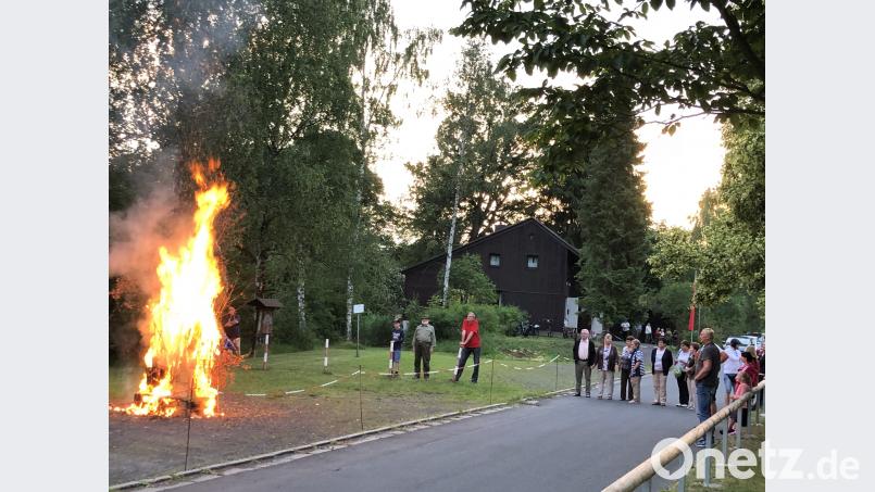 Ein Höhepunkt war das Entzünden des Feuers. exb