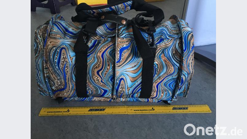 Vier Siamkatzen waren in einer Reisetasche zusammengepfercht. Zoll München