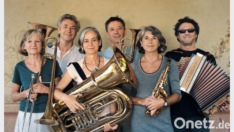 Die Geschwister Well kommen auf die Burgruine Weißenstein. exb