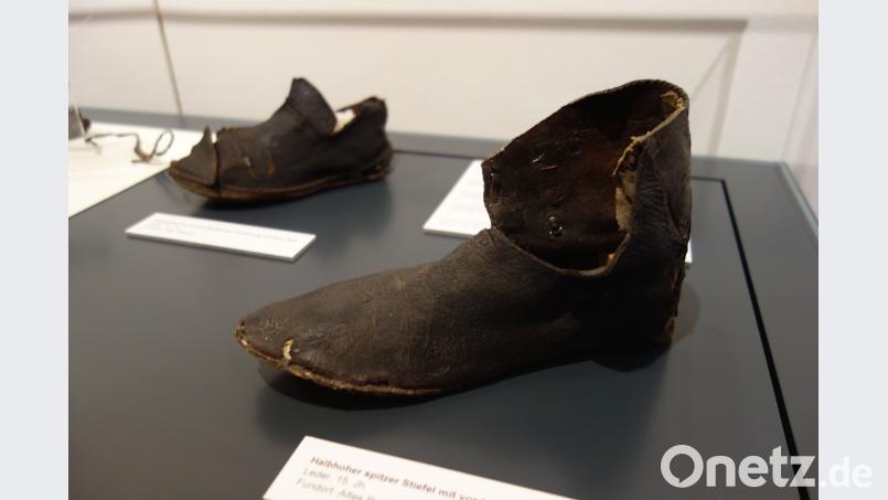 Aus dem 15. Jahrhundert stammen diese Lederschuhe. Susanne Wolke
