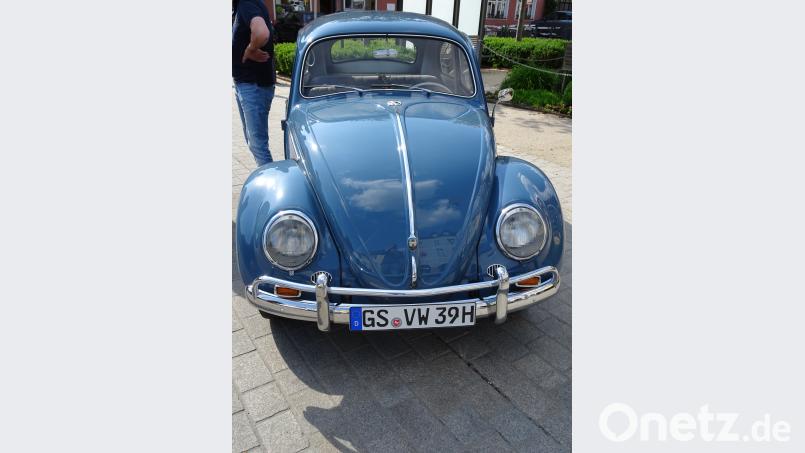 Der alte Käfer kehrt auf den Tirschenreuther Marktplatz zurück. rti