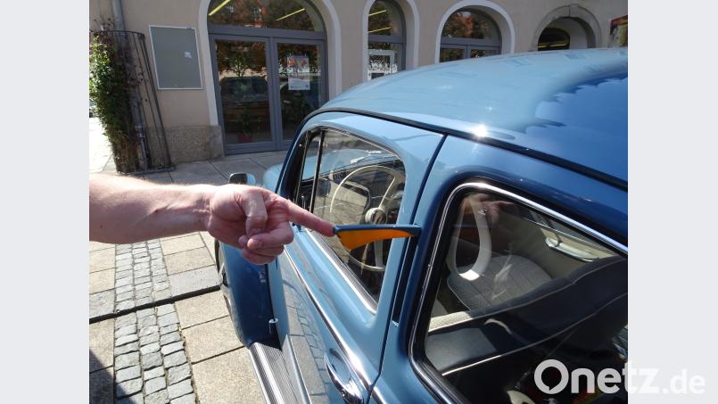 Autos hatten früher Winker anstatt Blinker montiert. Sie leuchteten statt zu blinken. rti