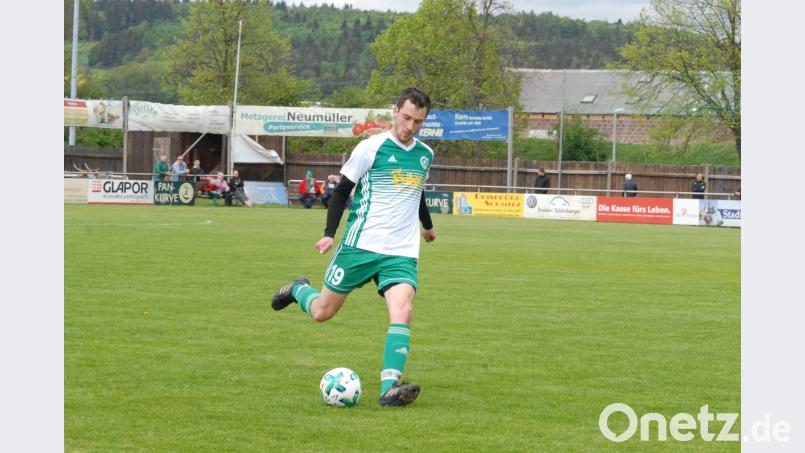 Landesligist SV Mitterteich verlor am Samstag das Testspiel bei Bezirksliga-Aufsteiger SV Grafenwöhr mit 1:2. Michael Drechsler (Bild) unterlief ein unglückliches Eigentor. Gebert, Rudolf [GB] (rudolf.gebert@oberpfalzmedien.de)