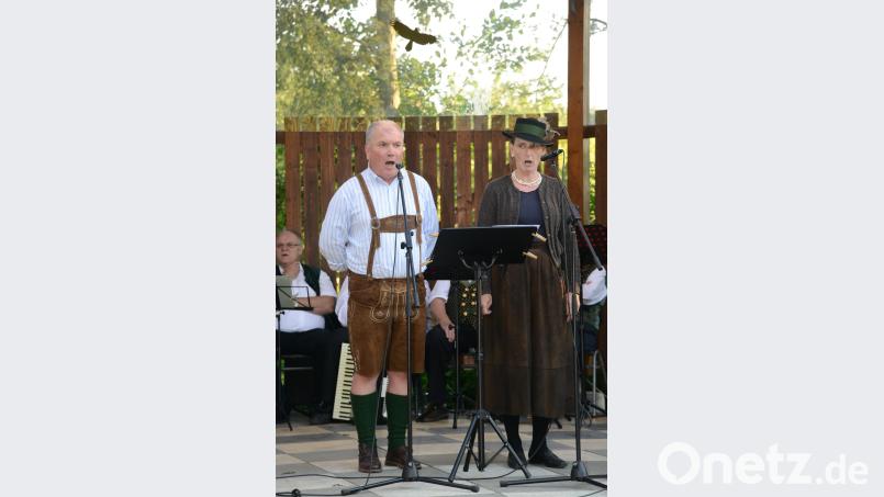 Bertram Erhardt und Astrid Krichenbauer hatten als „Irta Zwoagsang“ ihren Auftritt. bey