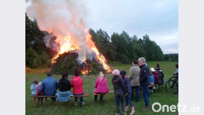 Die Junge Union Ebnath lädt zum Johannisfeuer. soj