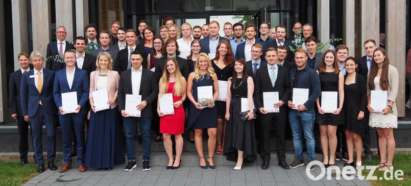 Bachelor-Absolventen 2018  der Studienfächer Wirtschaftsingenieurwesen und Medizintechnik sowie Masterabsolventen in Medizintechnik Bühner, Siegfried [SBÜ] (SIEGBUEH@T-ONLINE.DE)