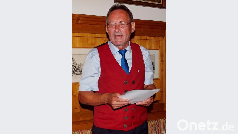 *Ursensollens Heimatpfleger Josef Schmaußer begeisterte mit der „Zantner Litanei“ und der „Dorf-Litanei von Haag“ neben die Zuhörer. sön