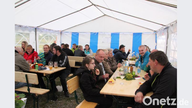 Blick ins Weinzelt den