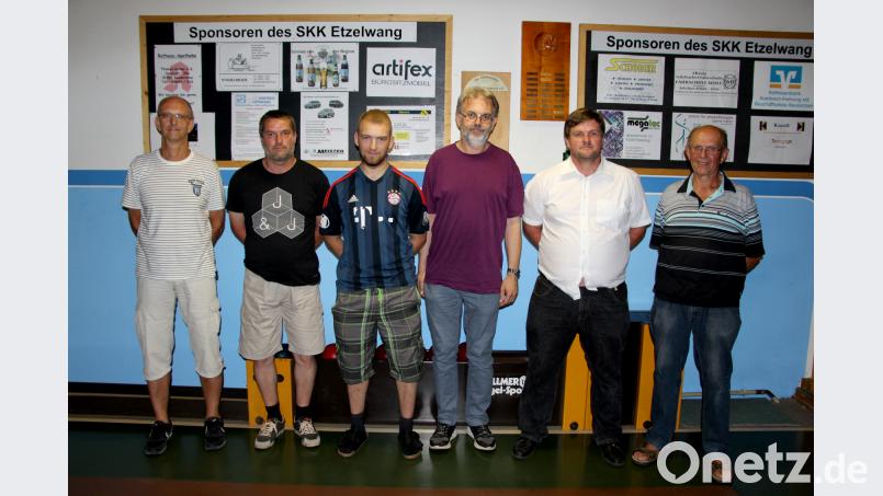 Der neugewählte Vorstand des SKK Schwarz-Gelb Etzelwang (von links): Vorsitzender Roland Sperber, 2. Sportwart Bernd Wohlfarter, Sportwart Michael Übelacker, Schriftführer Wolfgang Lehnerer, Jugendwart Michael Plößel und Kassier Werner Linhart. ds
