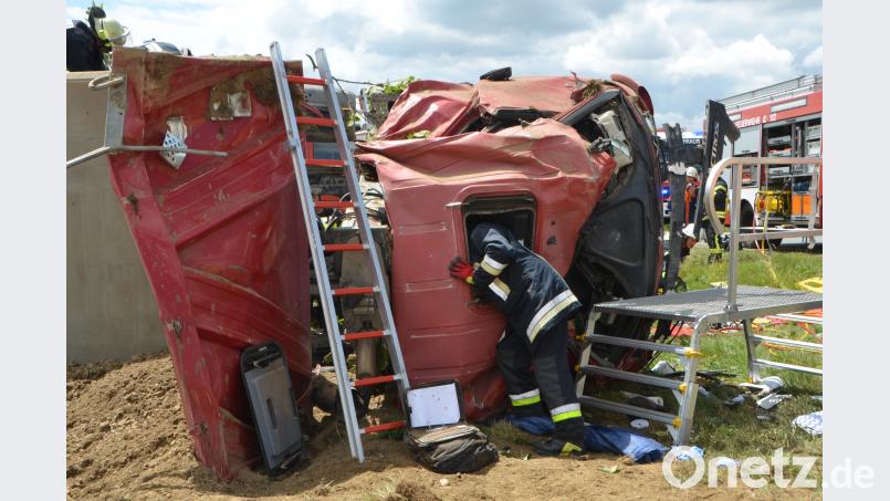 Schwerer LKW-Unfall bei Waldthurn. Elisabeth Dobmayer