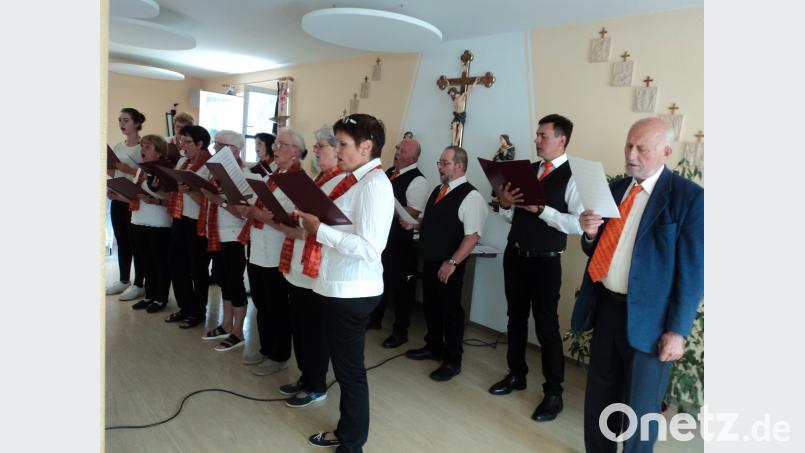 Gern gesehene Gäste im Seniorenheim: Der Gesang- und Musikverein erfreute seine Zuhörer mit bekannten Melodien. Kochherr, Siegmund [KSI] (KOCHSIE@T-ONLINE.DE)