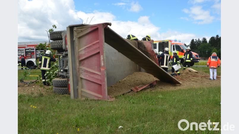 Schwerer LKW-Unfall bei Waldthurn. Elisabeth Dobmayer