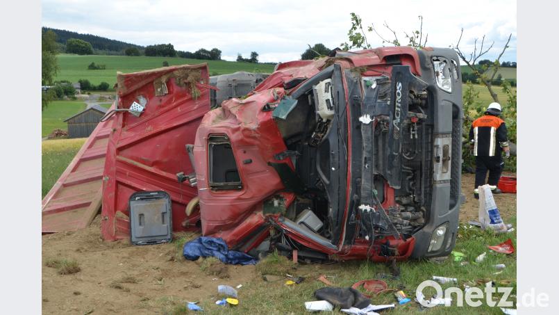 Schwerer LKW-Unfall bei Waldthurn. Elisabeth Dobmayer