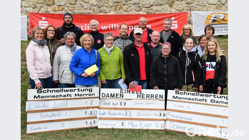Die besten Saustecher bei der Siegerehrung. Hartl