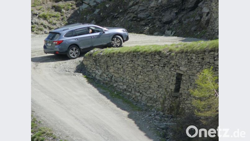 Kehre um Kehre geht es den Berg von Susa aus über den Bergpass ins Chionetal. Berthold Zeitler