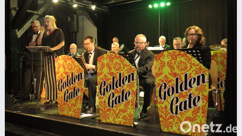 Die Big-Band „Golden Gate“ feierte im Sperlstadl im Rahmen der Konrad-Max-Kunz-Tage ihr Premieren-Konzert in Schwandorf. Hirsch