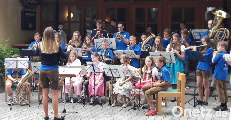 Der Musikzug stellt am Freitag, 29. Juni, um 17 Uhr im Pausenhof der Grund- und Mittelschule das Projekt Bläserklasse vor. Es soll mit Beginn des Schuljahres 2018/19 zum dritten Mal gestartet werden. Das aktuelle Jugendorchester bietet dazu ein buntes Programm. u