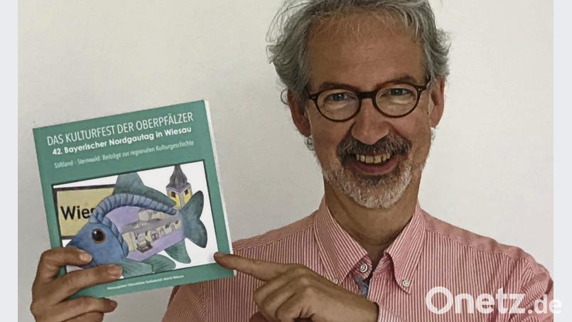 Manfred Knedlik hat Grund zur Freude: Zum 42. Bayerischen Nordgautag, der vom 4. bis 8. Juli in Wiesau (Kreis Tirschenreuth) stattfindet, ist eine umfangreiche Festschrift erschienen, für die er als Herausgeber verantwortlich zeichnet. privat