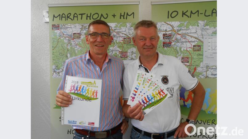 Markus Morgenroth (links) und Peter Karl vom Organisationsteam freuen sich schon auf den neuen Fichtelgebirgsmarathon mit drei Distanzen. abi