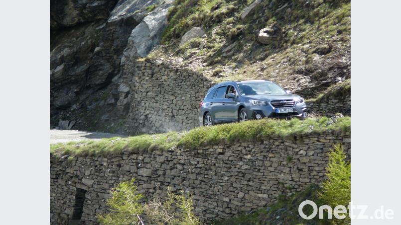 Der Colle delle Finestre ist nicht nur ein Eldorado für Radsportler, auch Allrad-Fahrzeuge finden hier ein überwältigendes Betätigungsfeld. Berthold Zeitler