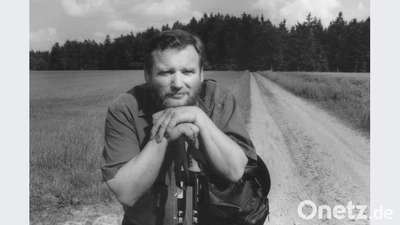 Ein genauer Beobachter ist er, der Oberpfälzer Schriftsteller und Lyriker Harald Grill. In seinem neuesten Gedichtband widmet er sich den „Baustellen des Himmels“. Bruno Moser