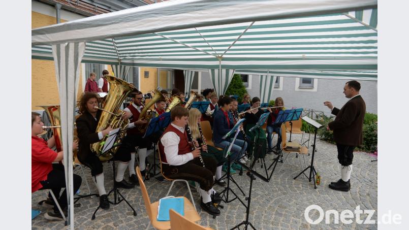 Brunnenfest der Musikkapelle Ursensollen. brü