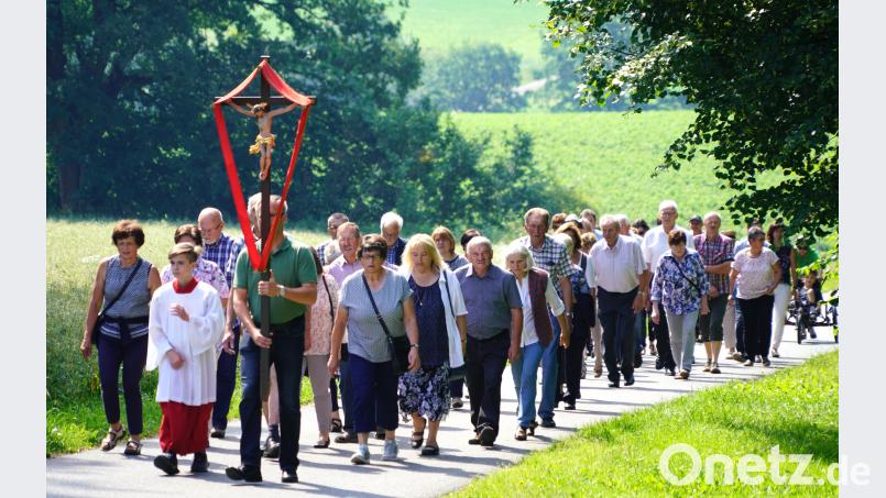 Landvolkwallfahrt der Landkreise Neustadt/WN und Tirschenreuth von Ilsenbach zum St. Quirin Völkl, Franz [FVO]