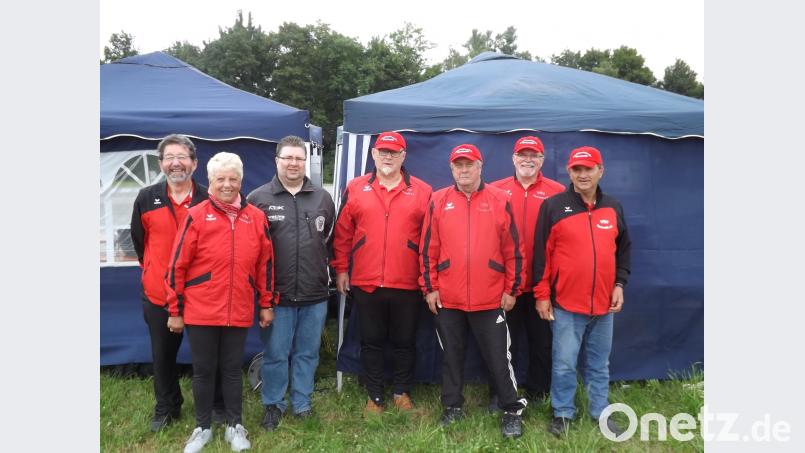 „Dabei sein ist alles“, ist dieses Mal noch das Motto der Kemnather Vitalsportler Otto Ackermann, Regina Lenk, Thorsten Niewolik, Helmut Porsch, Dieter Niewolik, Hans Breuer und Georg Walter (von links). jzk