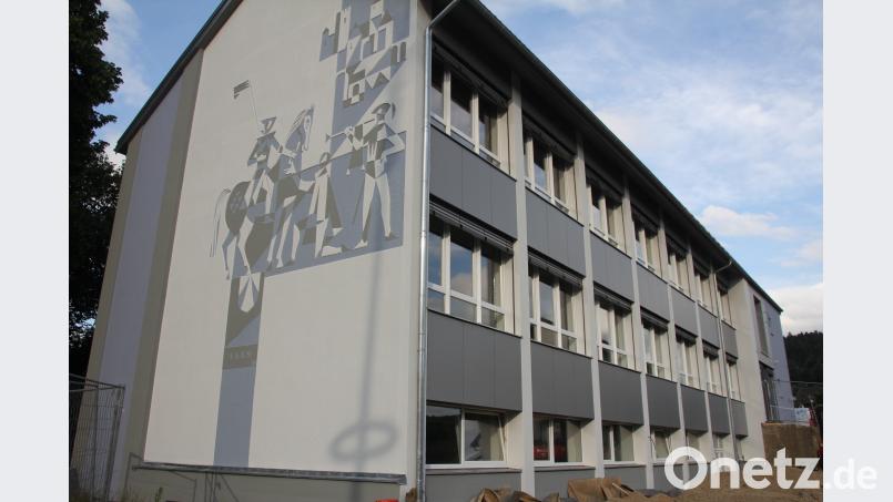 Das ehemalige Schulhaus ist durch die Ratsmitglieder auf &quot;Haus der Vereine&quot; getauft worden frd
