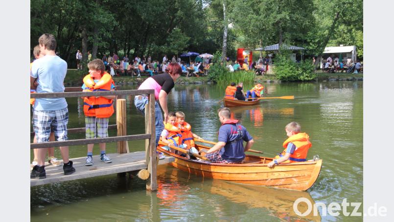 Bootfahren auf dem Marktweiher: Auch das gehört zum Bürgerfest. 2019 soll allerdings der Marktplatz mehr ins Zentrum der Feier rücken. frd