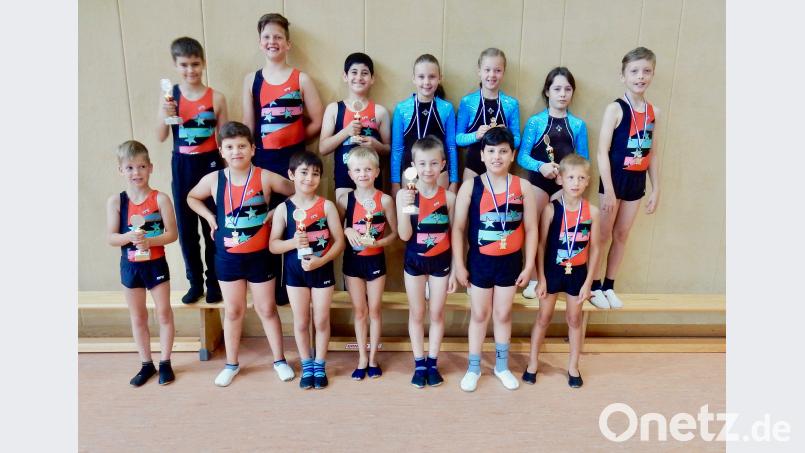 Für die Turner des ATSV Tirschenreuth gab es neben Medaillen auch einige Pokale. hä
