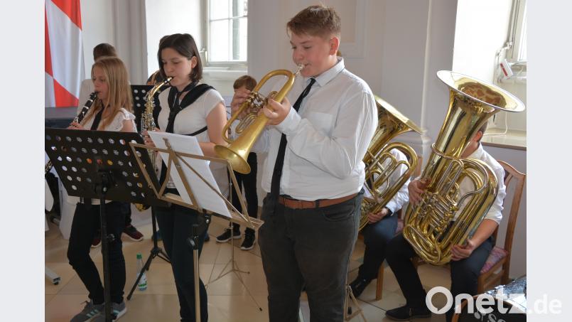 Die Bläsergruppe der Realschule im Stiftland umrahmte den Festakt musikalisch. jr