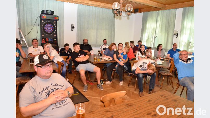 Die Bayernfans verstehen die Welt nicht mehr. Ein so frühzeitiges Aus der deutschen Mannschaft bei der Fußball-Weltmeisterschaft hatten sie nicht erwartet. fjo