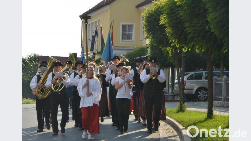 Für die Altenstädter ist das Kirchenpatrozinium ein richtiger Festtag, bei der alljährlich auch die Geselligkeit nicht zu kurz kommt dob