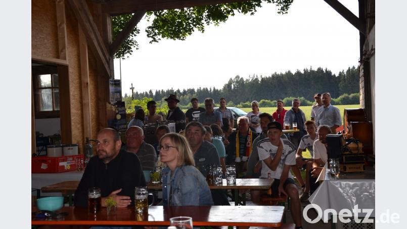 Kein Jubel konnte beim ersten Gruppenspiel gegen Mexiko aufkommen. Die nervenstarken Fans blieben auch in der zweiten Halbzeit. Bild: gi Garreiss, Peter [GI] (moosbach@garpe.de)