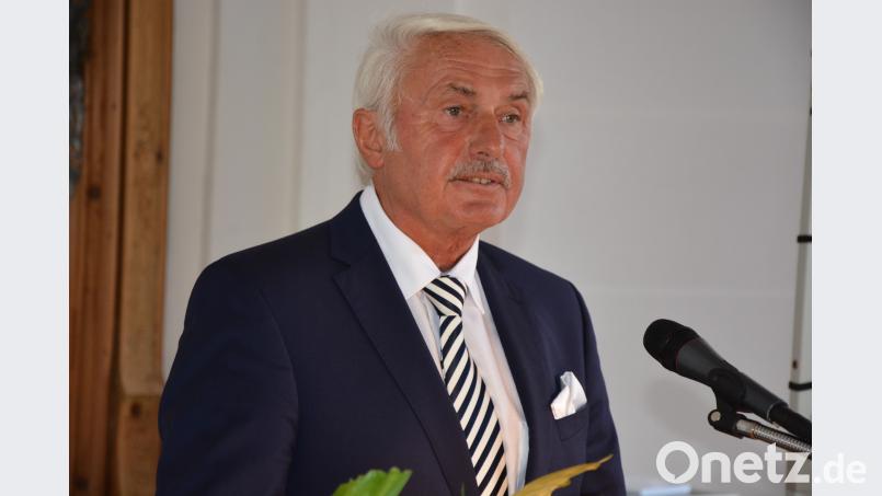 Festredner Richard Glombitza sah im Erlernen der Nachbarsprache eine große Rolle. Die Zweisprachigkeit im Grenzraum ist der Schlüssel zum Erfolg, sagte er. jr