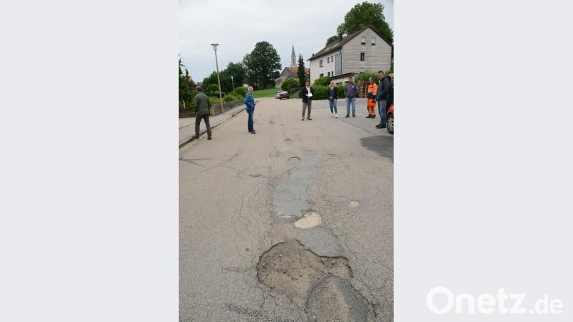 Im Herrnpoint, der Graf-Sinzendorf-Straße und der Leuchtenberger Straße wartet eine Mammutaufgabe auf die Stadt. Die Straßen und Gehwege sind dringend sanierungsbedürftig. Beyerlein, Walter [BEY] (W.BEYERLEIN@T-ONLINE.DE)