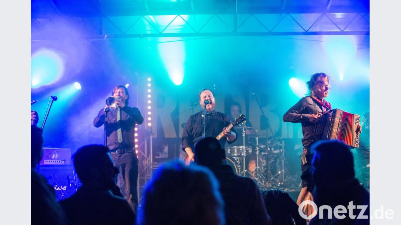 Die Band &quot;Knackwatschn&quot; aus Graz ist auch dieses Jahr beim Waldsassener Bürgerfest auf der Bühne vor der Basilika dabei. joz