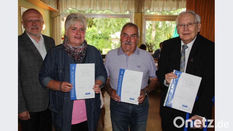 Langjährige Mitglieder ehrt der VdK-Ortsverband Mähring. Von links: VdK-Kreisgeschäftsführer Harald Gresik, Gabriele Völkl, Josef Reinold und Uwe-Karsten Mühlenbeck. kro