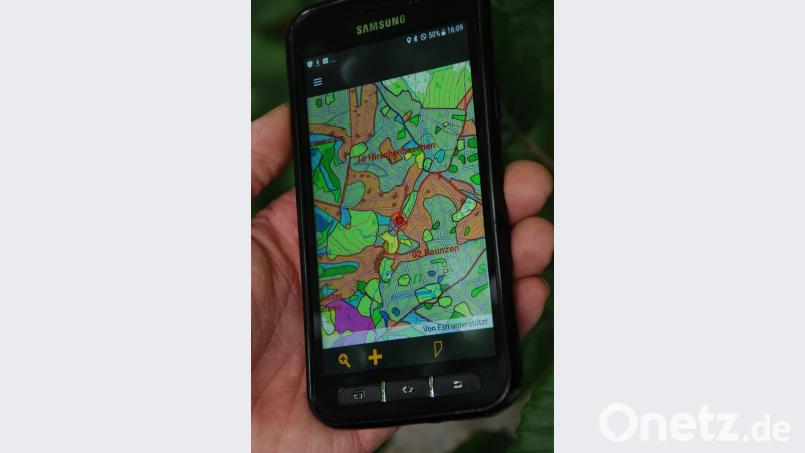 Beim Angriff des Borkenkäfers ist die neue App auf dem Smartphone ein praktischer Helfer. Wege und Waldgrenzen sind gut zu erkennen..Start ist am 1. Juli 2018. ptr