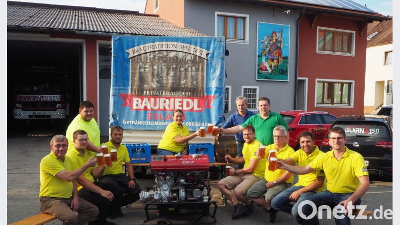 Die Jury der Feuerwehr bescheinigt dem Festbier besten und bekömmlichen Geschmack. gz