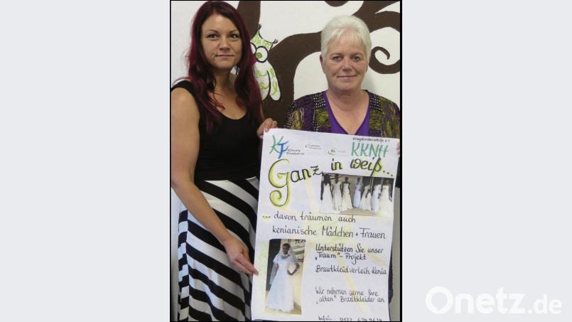 Angelika Steuer (rechts) lässt die Brautkleider in Kenia umnähen, die Jessika Wöhrl-Neuber im Familienzentrum sammelt. jzk